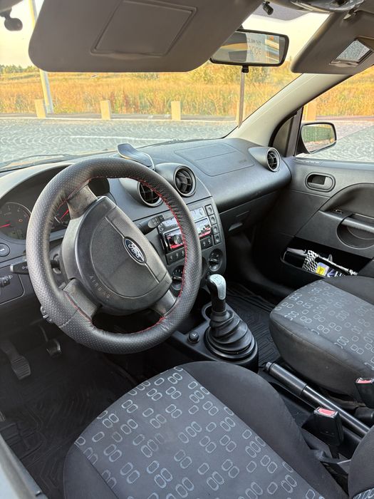 FORD Fiesta 2005 — imagine 4