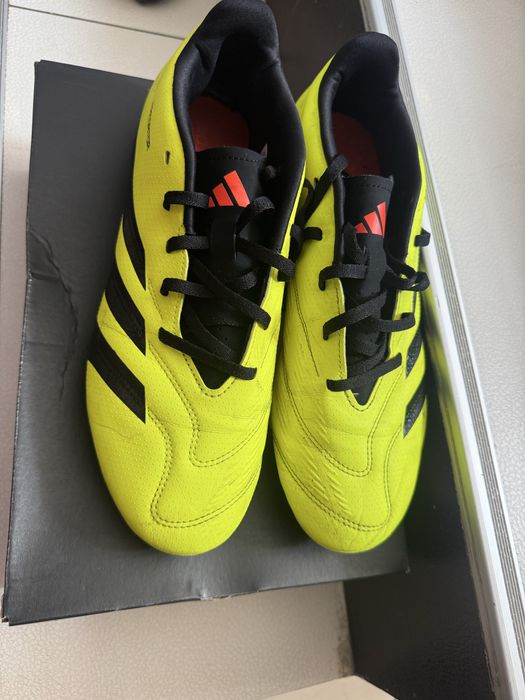 Adidasi Predator 44
