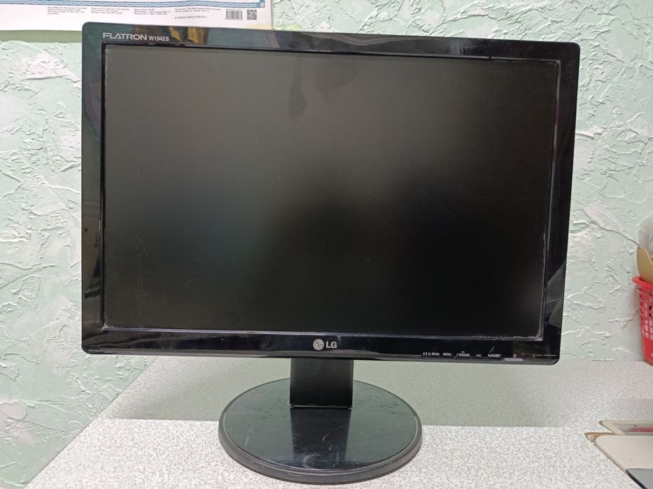 Продам монитор LG Flatron 
Монитор LG Flatron в хорошем