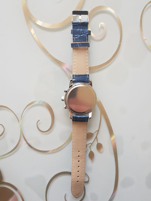 Нов  мъжки   часовник