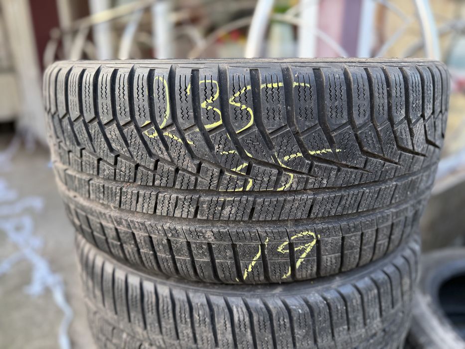 Set anvelope m+s 235/35R19 Hankook!