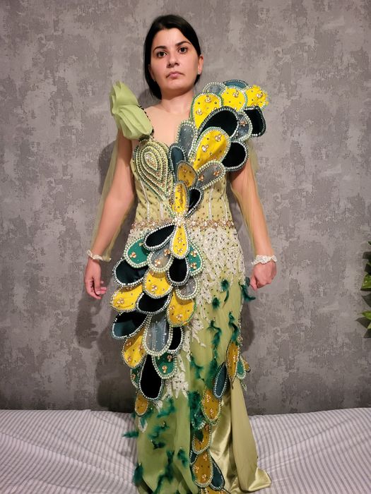 Vand rochie pentru nunti botezuri evenimente