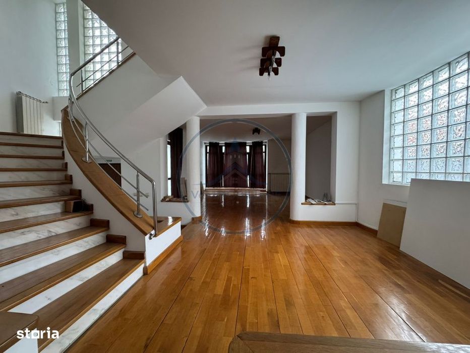 Casă De Vanzare – Zona Centrală C.r. Vivu, Bistrița