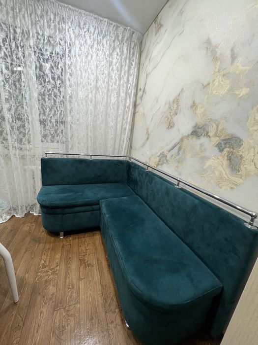 Продам кухонный диван