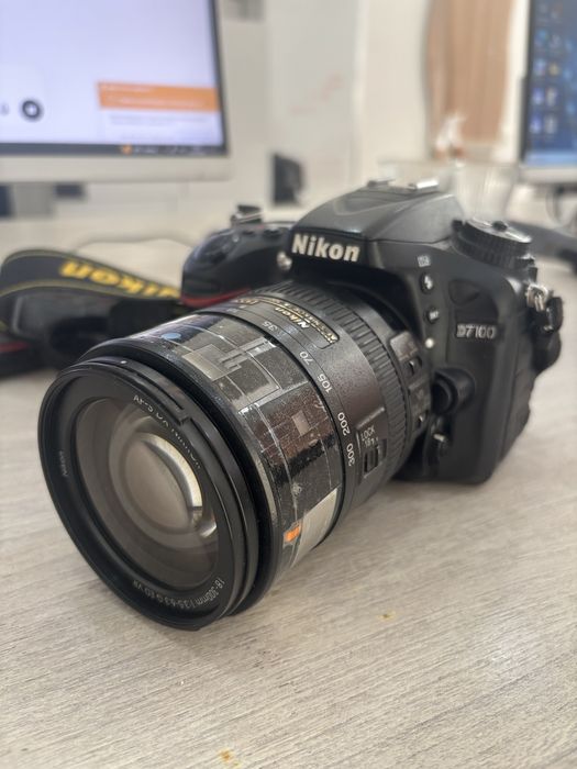 Легендарный nikon d7100 с обьективом 18-300