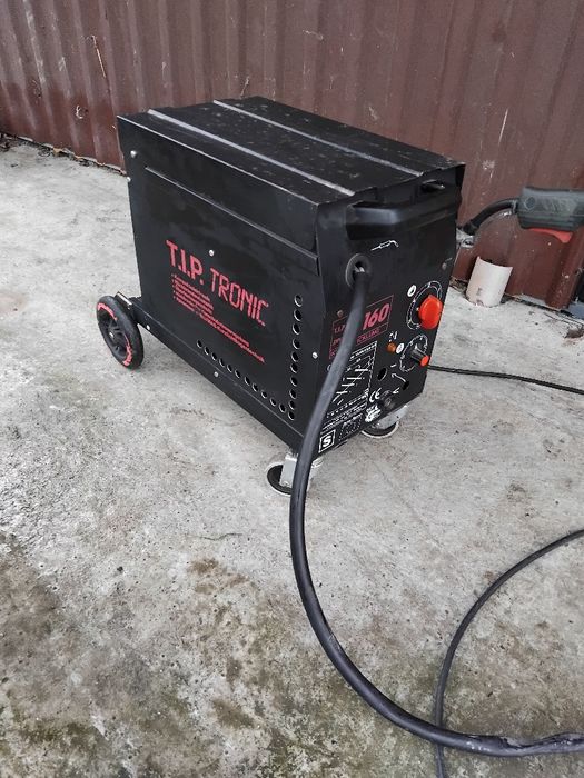 Aparat de sudură cu fir