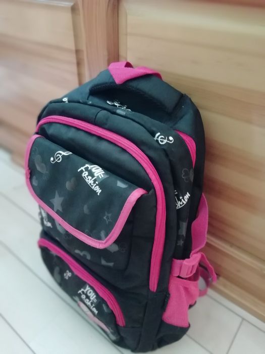 Продавам Ученическа раница