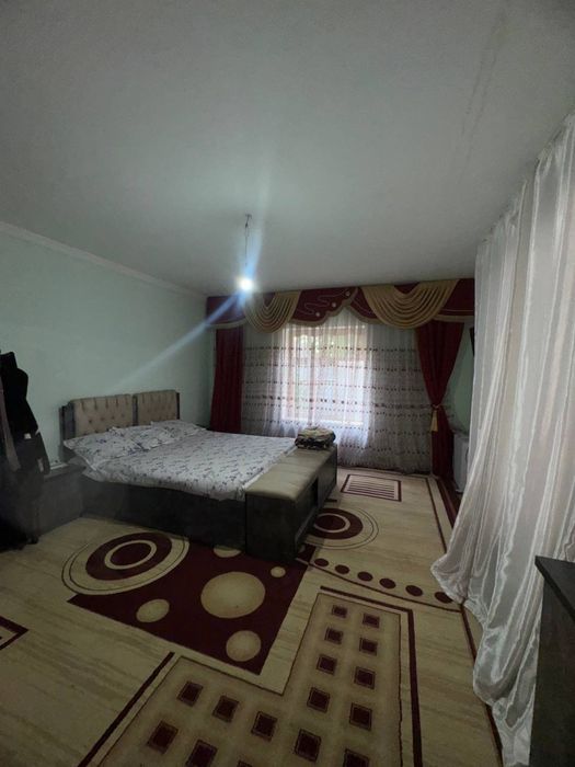 Srochno sotiladi . Narxi kelishiladi. fermerlar ucun qulay uy