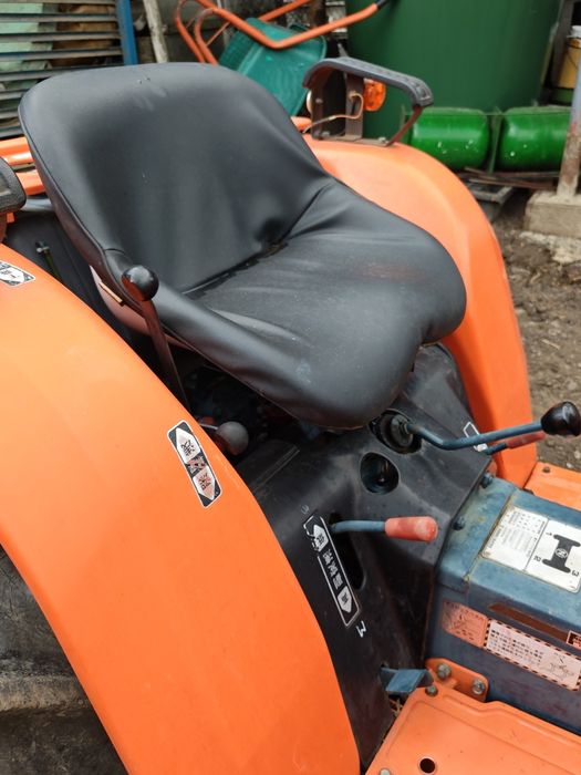 Vând tractor Kabota B1600