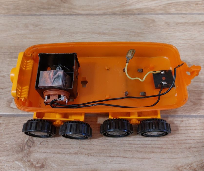 Стара руска СССР играчка - ВЕЗДЕХОД от 70-те години.