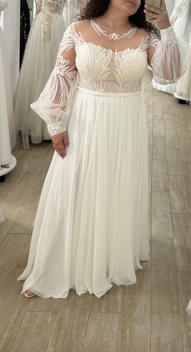 Rochie de mireasa cu maneci bufante