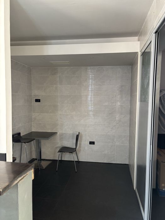 Inchiriez spatiu comercial 80 mp
