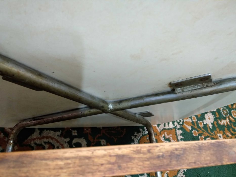 Стол с полкой. Jadval. Stol.