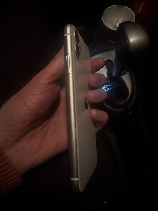 Iphone 11 sotladi srochna