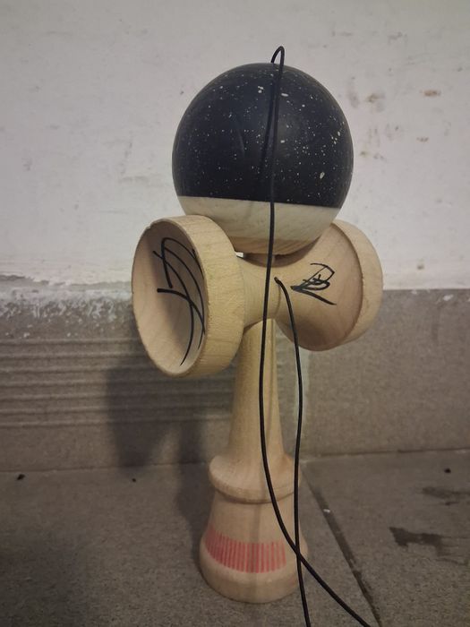 Kendama broken+revo