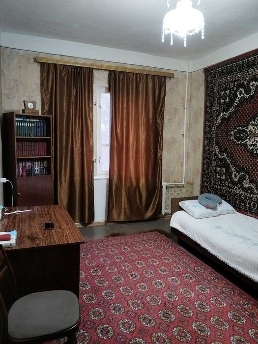 Продаётся 2х комн квартира на 2 этаже Ор-р 6 микрорайон Лавита