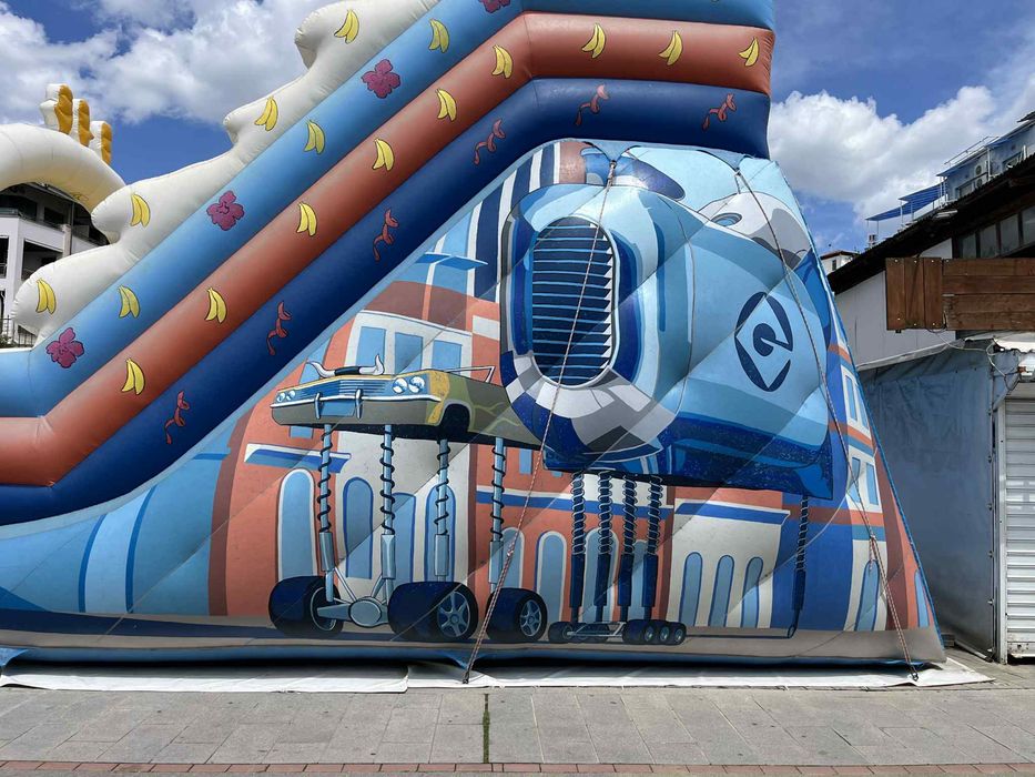 Батут пързалка - Миньони