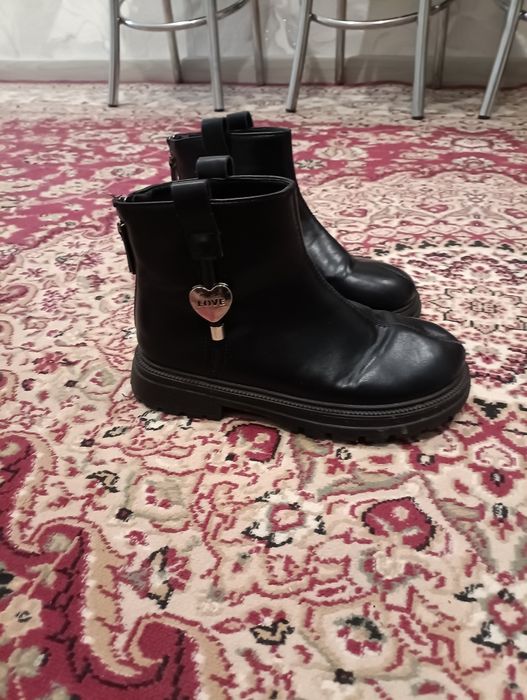 Продается обувь осенний