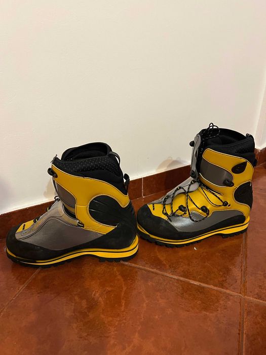 Bocanci La Sportiva Spantik, ca Noi, purtati o singura data