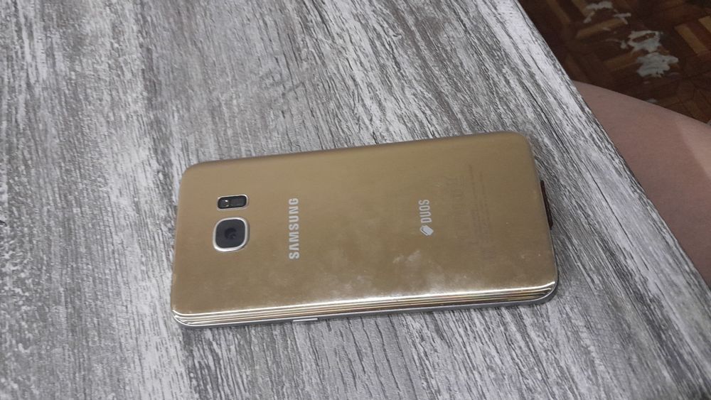 Samsung s7 с царапинами