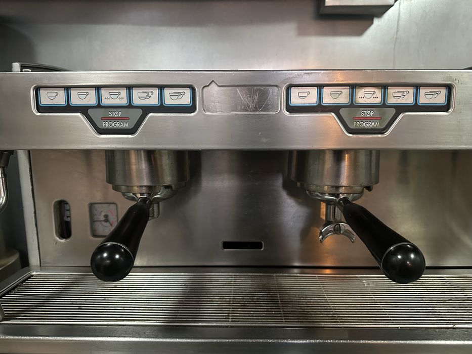 Кофемашина профессиональная Faema