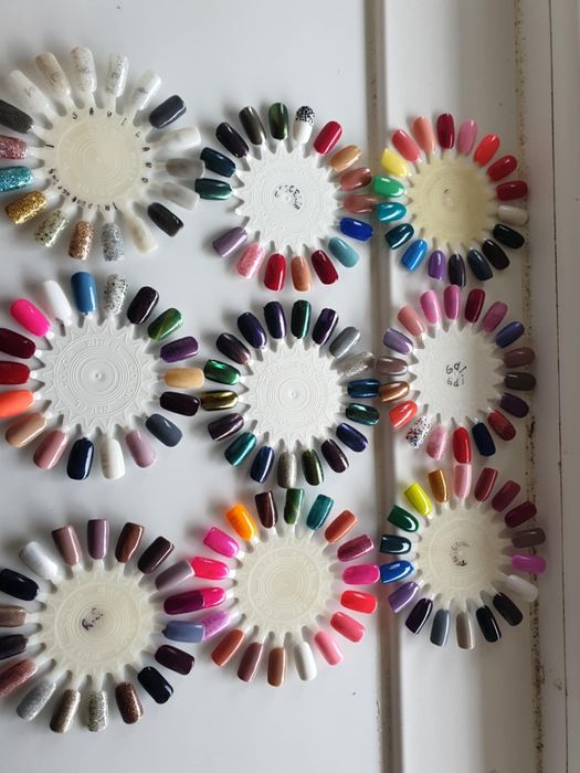 Гел лак и етажерки