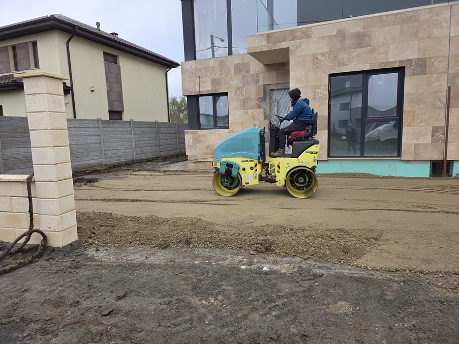 Inchirieri miniexcavator si autobasculanta 3.5 tone