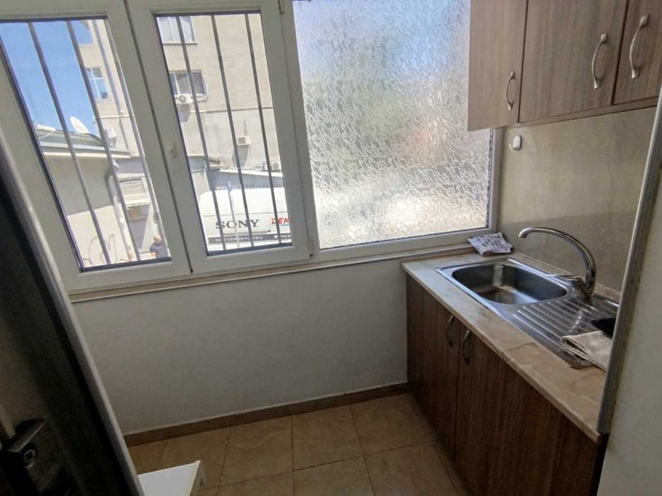 Продава се Едностаен апартамент в Пловдив, Център - 26 кв.м за 3039 €/кв.м - Снимка #2