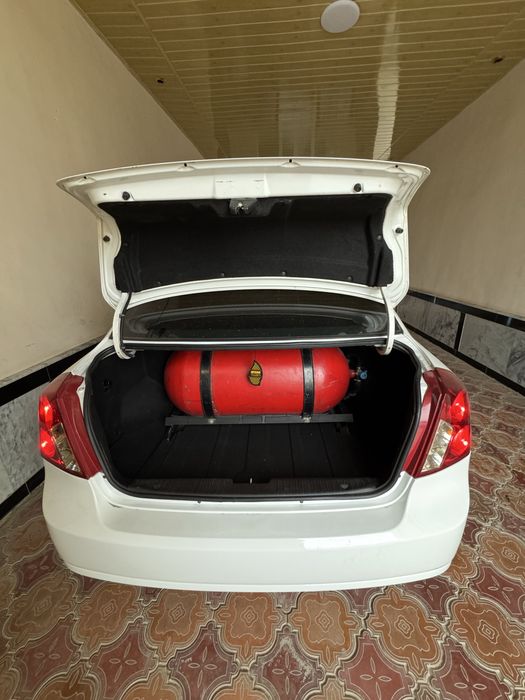 Lacceti 1.6 sotiladi 2013