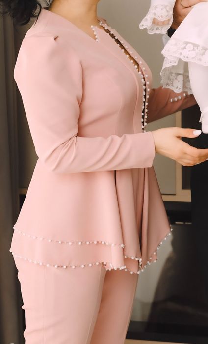 Costum botez/eveniment /roz,marimea 38