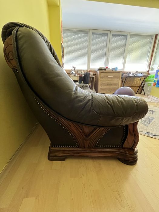 Кажен диван,с масивна дървена основа