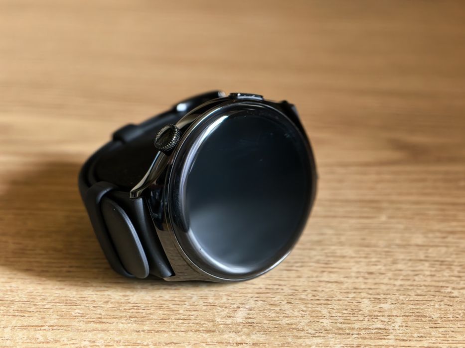 Huawei Watch 4, 46mm, negru, ecran OLED, baterie 3 zile, plus 8 curele