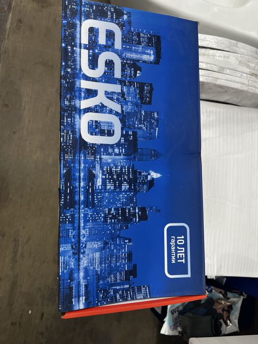 Продам смеситель на ванну Чехия Esko