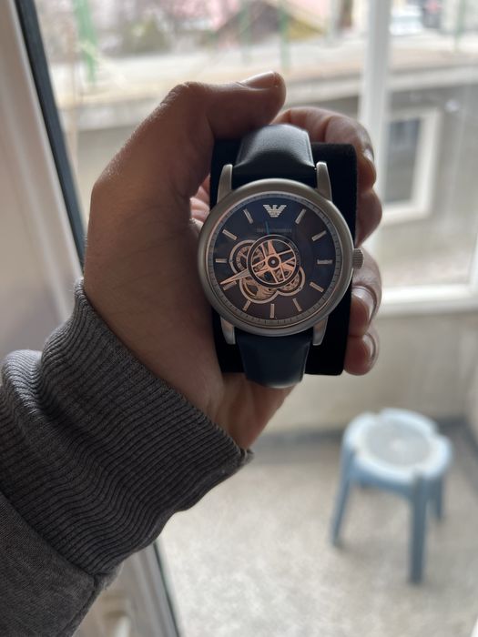 EMPORIO ARMANI скелетон часовник