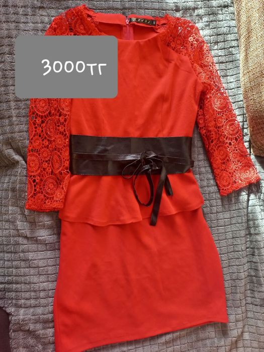 Продам красивые платья Токуши