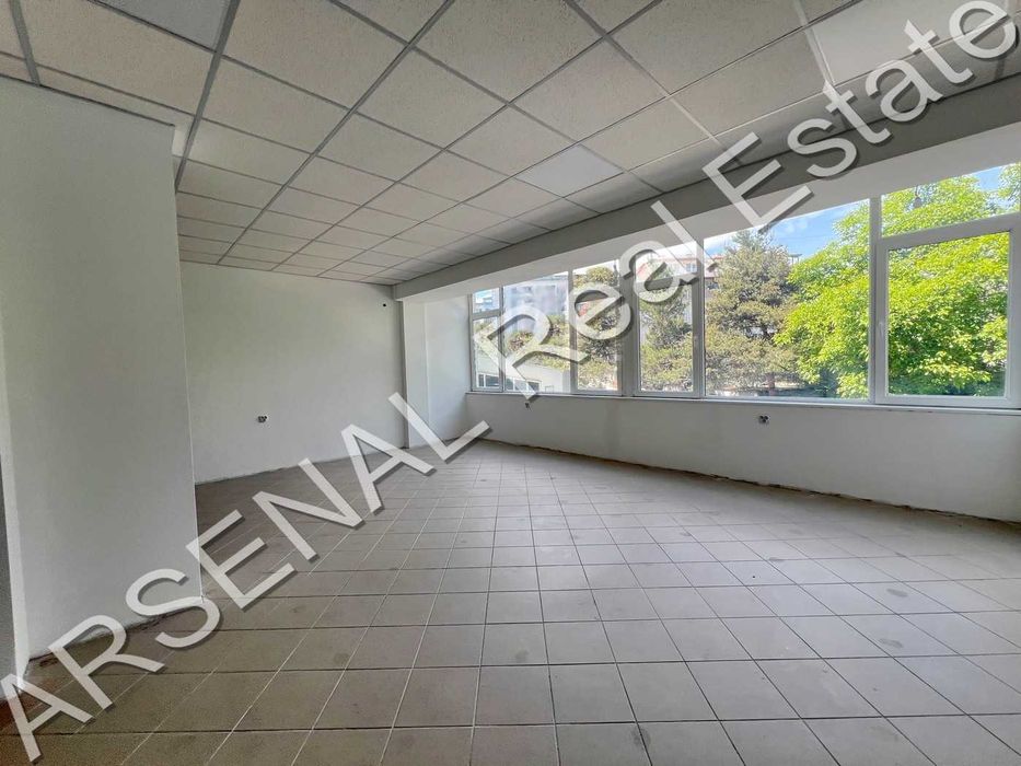 Дава се под наем Офис в София, Дървеница - 260 кв.м за 1150 € - Снимка #2