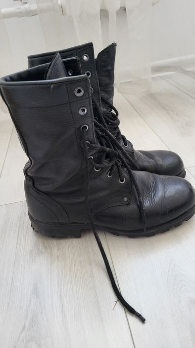 Берцы рыжие и черные