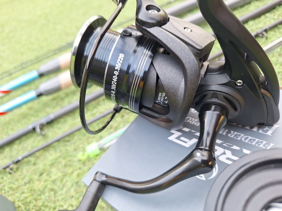 Set 2  Feeder Pro FL ROYAL 3,9m 3+3 varfuri + 2 Feeder Wind Pro FWP 60