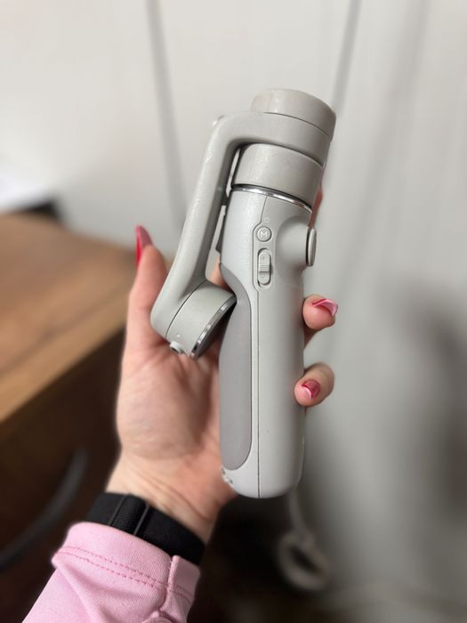 DJI Osmo Mobile - Stabilizator gimbal pentru smartphone