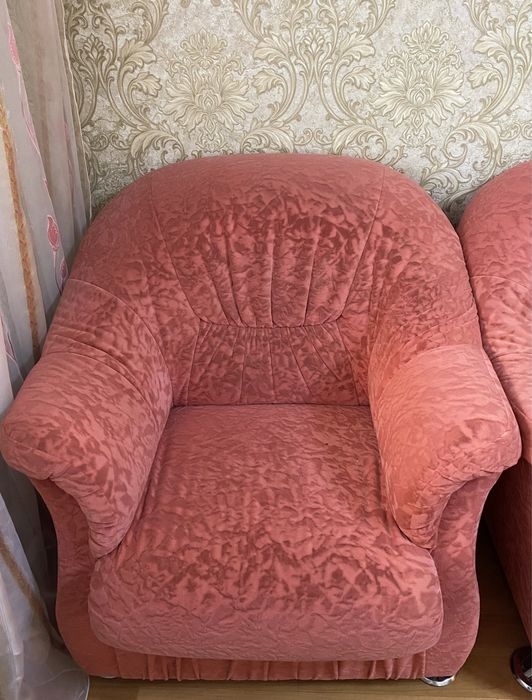 Продам Диван с креслом