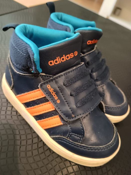 Adidas ghetuțe mas 23