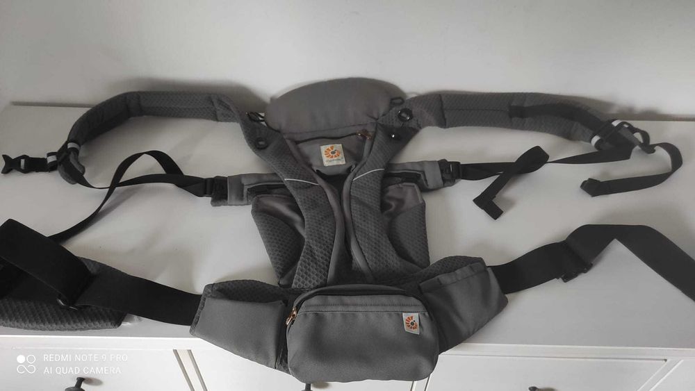 Marsupiu Ergobaby OMNI Breeze