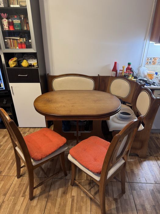 Vand mobilier, pret negociabil.