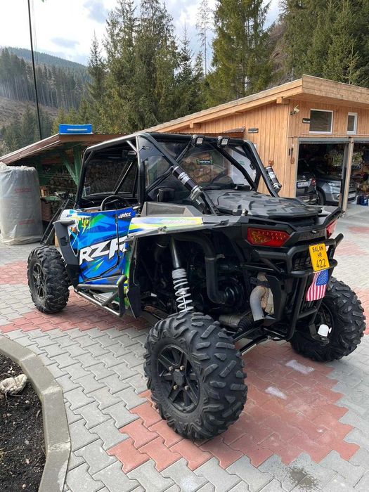 UTV Polaris RZR 1000
