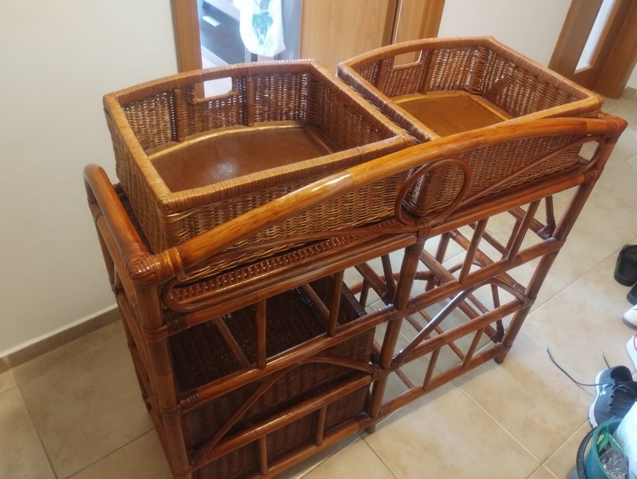 Comoda  veche bambus