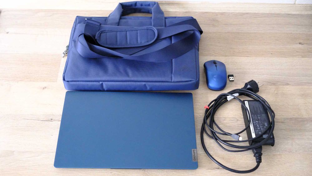 Laptop Lenovo IdeaPad 5 8GB RAM 500GB  IMPECABIL