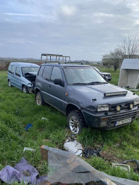 Продавам nissan terrano  2.4 бензин с газ