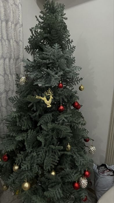 Продам елку красивую