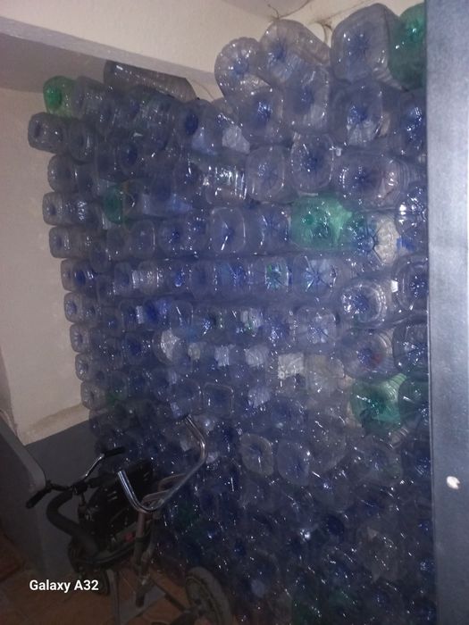 Баклашки 10 и 5 литровый чистые продаю