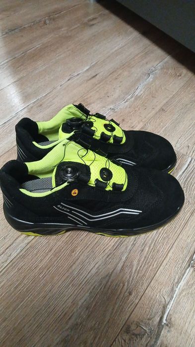 работни обувки с метално бомбе